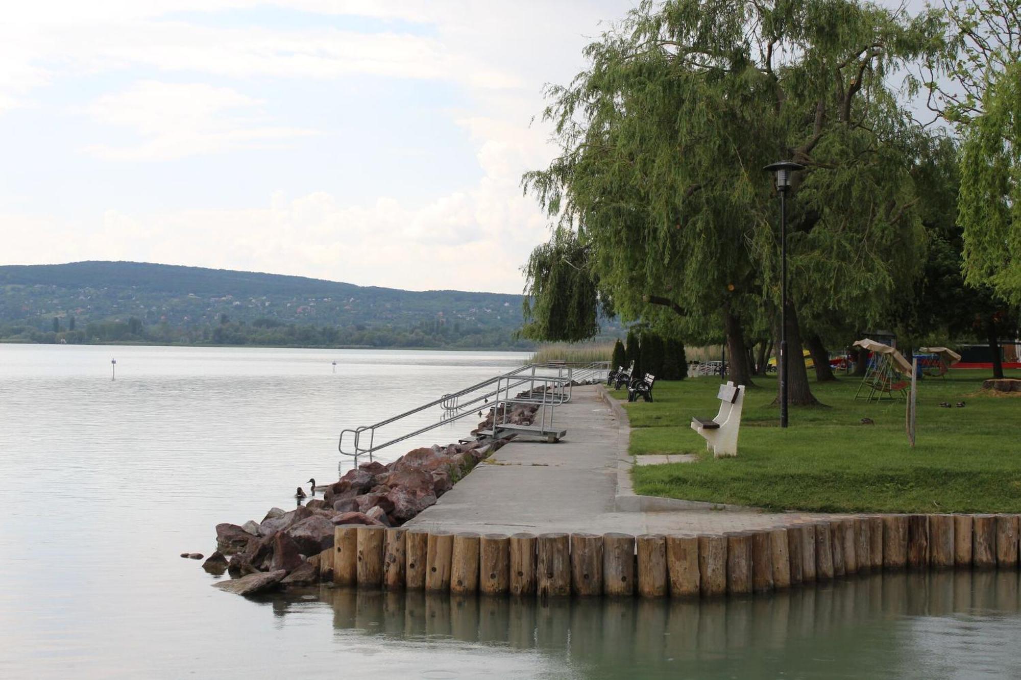 Foeveny Apartmanok Balatonfuzfo Exterior photo