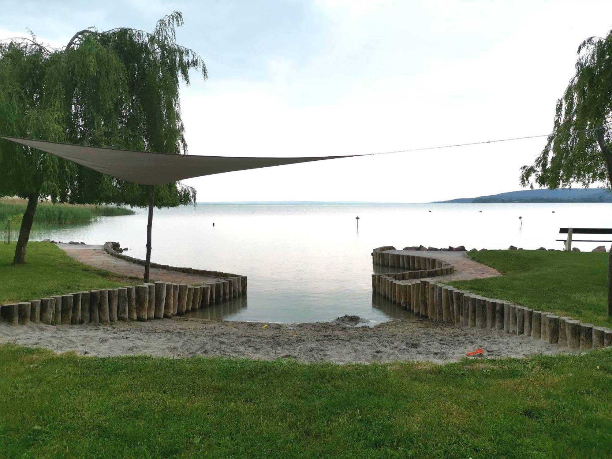 Foeveny Apartmanok Balatonfuzfo Exterior photo